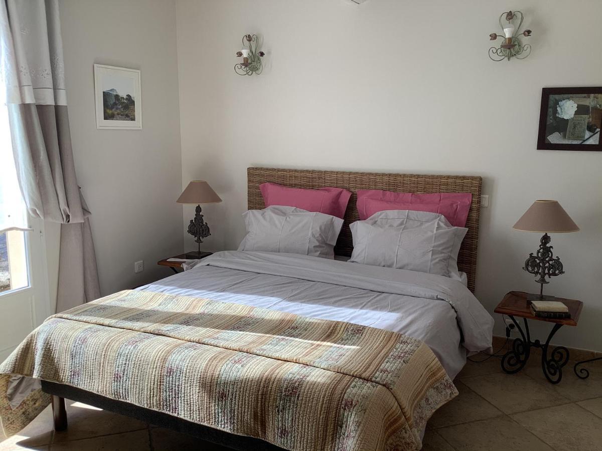Bed and Breakfast Jardin D'Antan Ansouis Екстер'єр фото