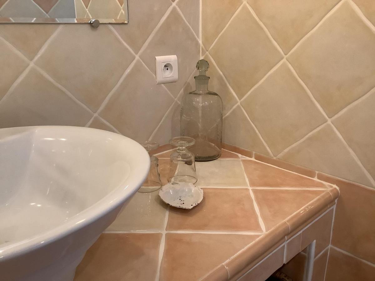 Bed and Breakfast Jardin D'Antan Ansouis Екстер'єр фото