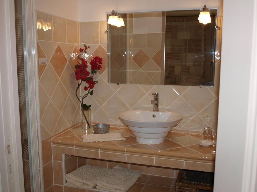 Bed and Breakfast Jardin D'Antan Ansouis Екстер'єр фото